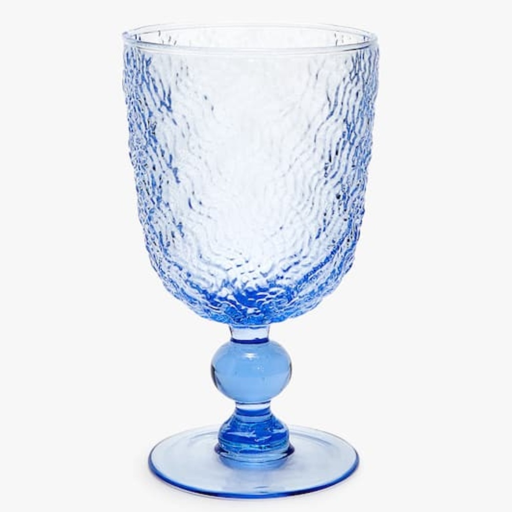 Dining - Blue & white Runner, napkins, goblets - Picture 2 of 3
